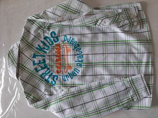 Camisa manga larga niño marca Charanga. Talla 4-5