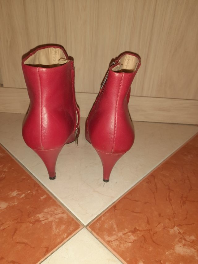 Botines rojos zara