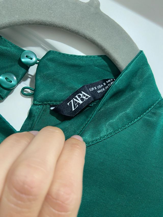 Vestido mini verde satinado zara mujer