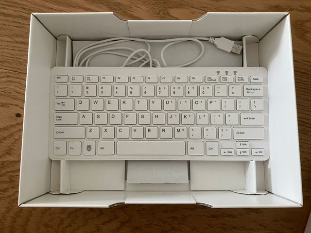 RASPBERRY PI 3 STARTER KIT