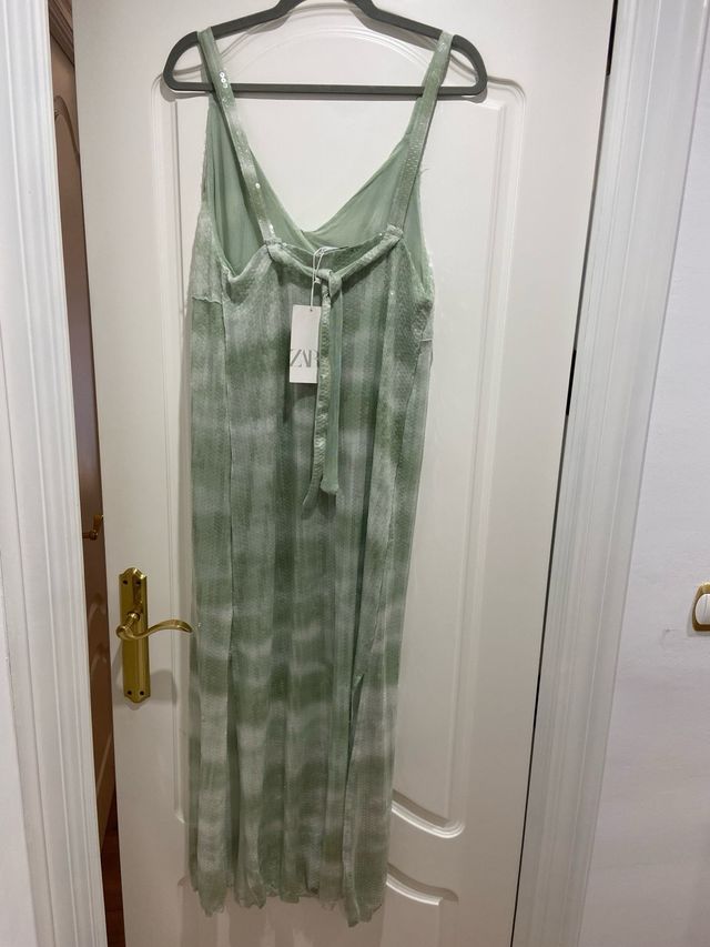 Vestido midi lentejuelas verde + capa zara mujer