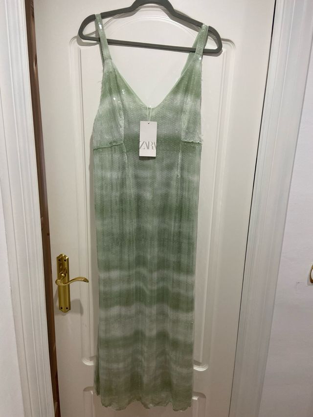 Vestido midi lentejuelas verde + capa zara mujer