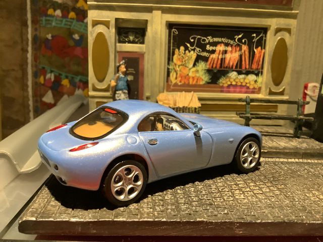 COCHE ALFA ROMEO NUVOLA 1/43 SÓLIDO.