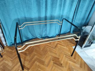 Preciosa mesa con 6 sillas negra y dorada