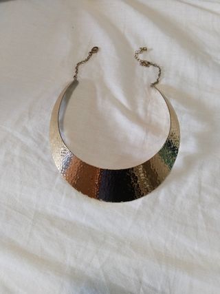 Collar choker rígido dorado 
