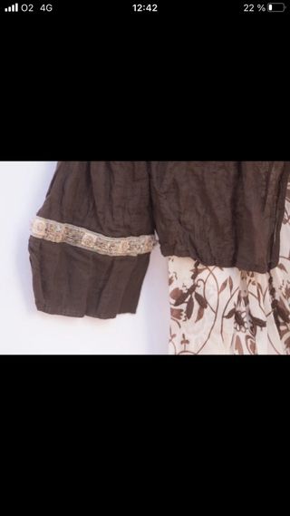 Vestido y camisa elegantes etiem