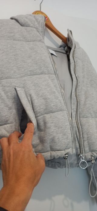 Cazadora acolchada, color gris claro