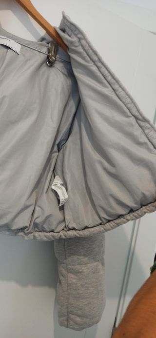 Cazadora acolchada, color gris claro