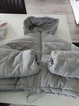 Cazadora acolchada, color gris claro