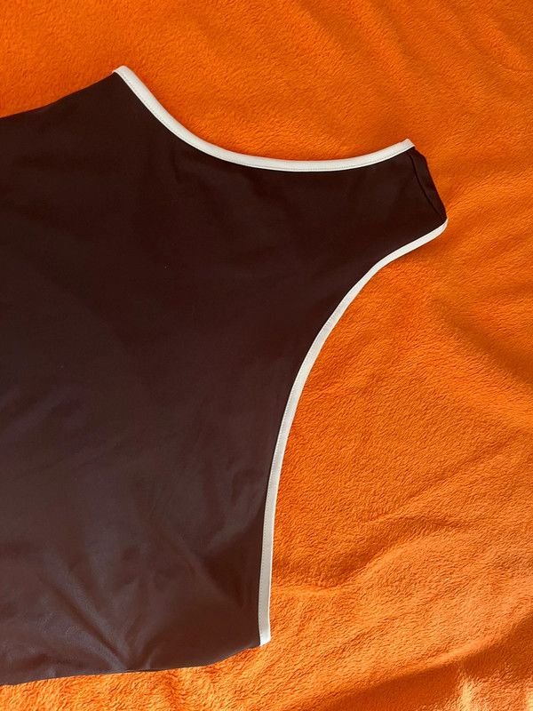 Body tanga de un hombro de H&M, L.