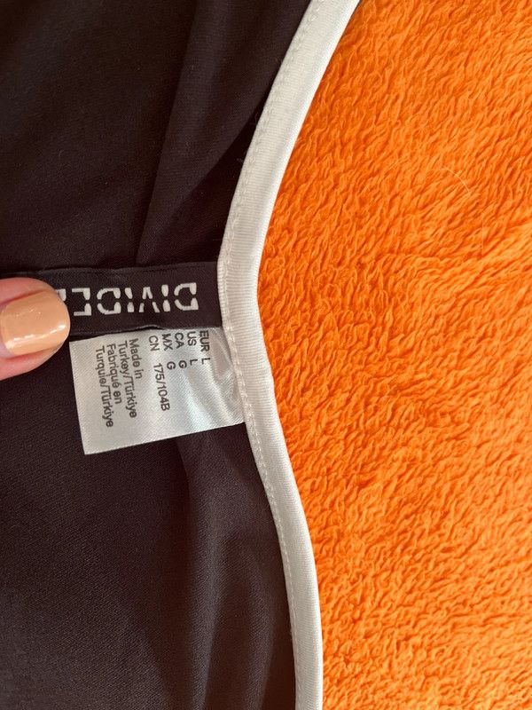 Body tanga de un hombro de H&M, L.