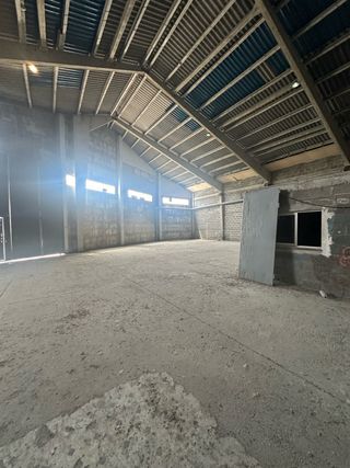 Nave industrial de 2500m2