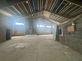 Nave industrial de 2500m2