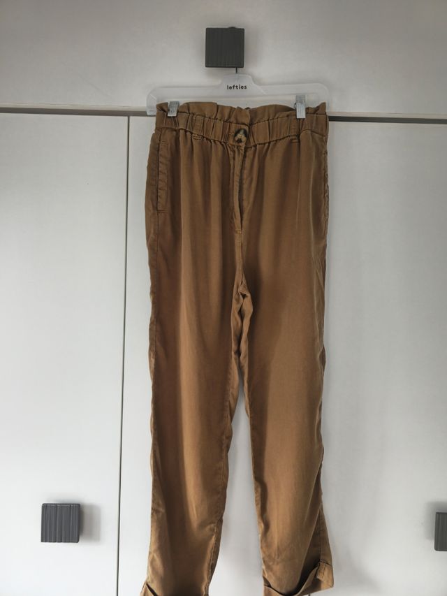 Pantalón de tiro alto