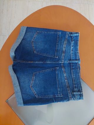 Pantalón corto