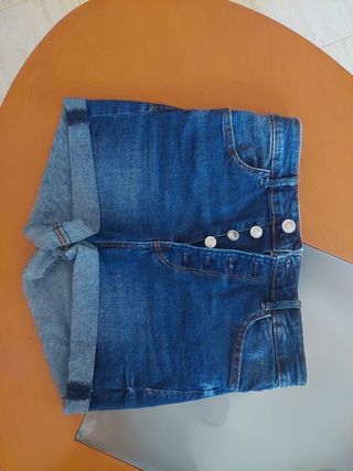 Pantalón corto