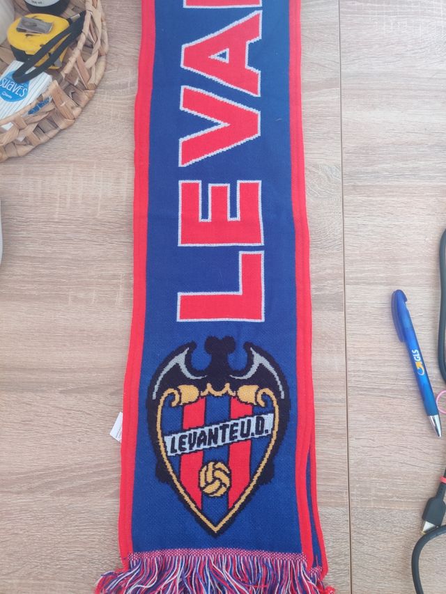 Bufandas fútbol Levante, Celta