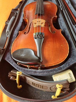 Violín húngaro S. XIX luthier Armin Sternberg