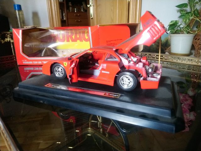 Coches bburago 1:24