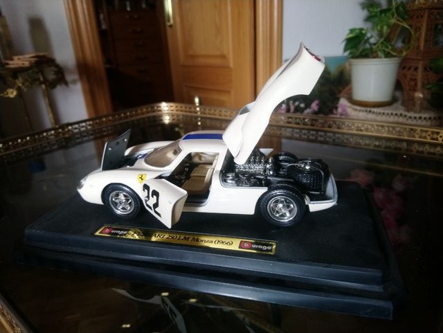 Coches bburago 1:24