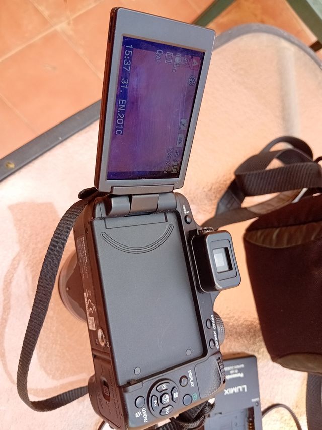 Lumix.Leica.FZ100.Full HD