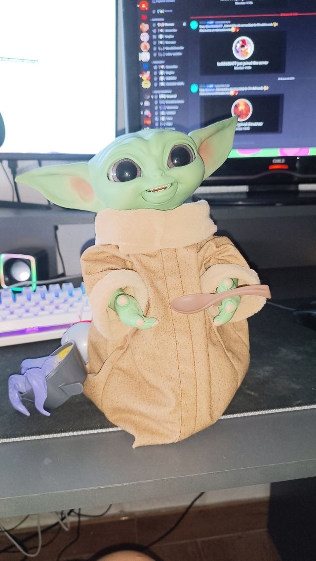 Baby Yoda Animatronic Mandalorian