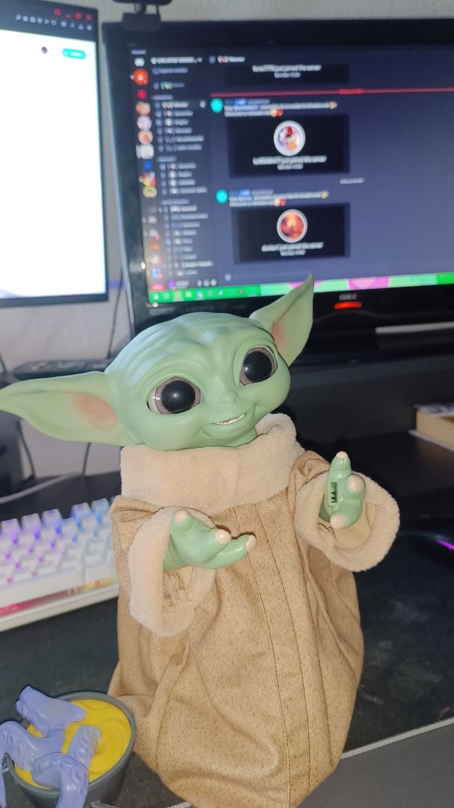 Baby Yoda Animatronic Mandalorian
