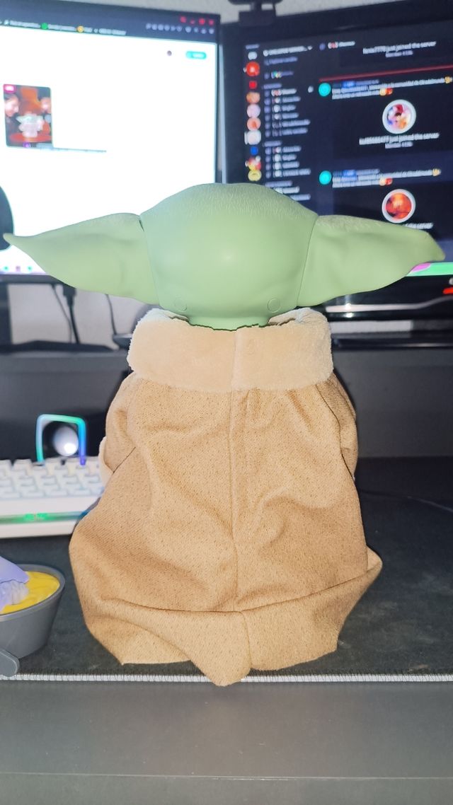 Baby Yoda Animatronic Mandalorian