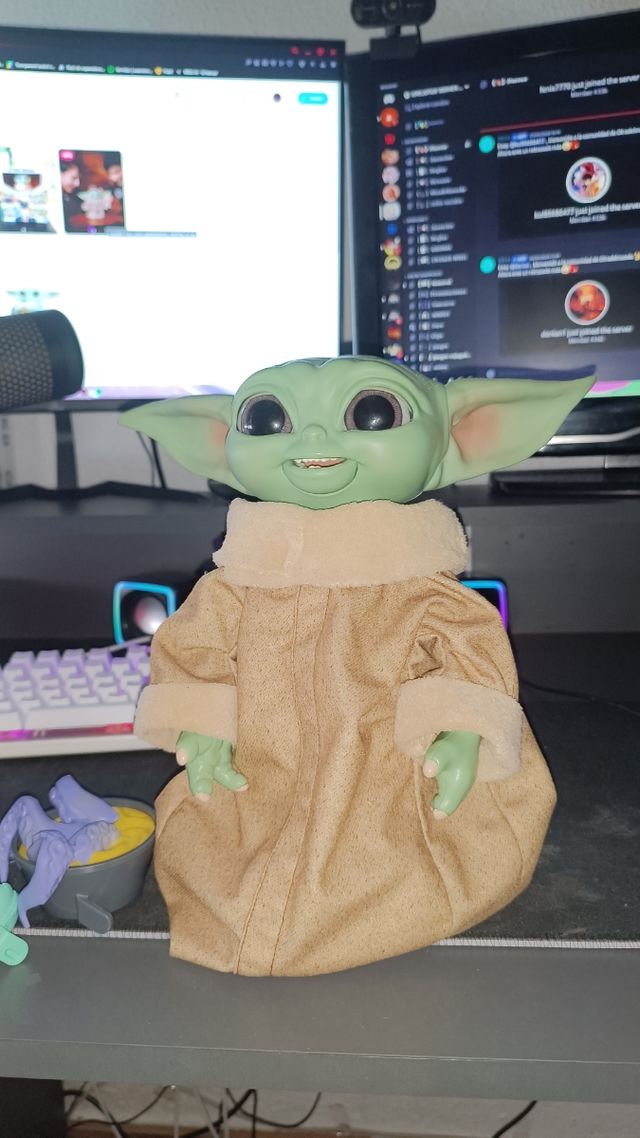 Baby Yoda Animatronic Mandalorian