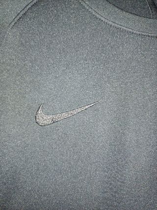 CAMISETA/SUDADERA NIKE NEGRA CHICO T.13/15 AÑOS