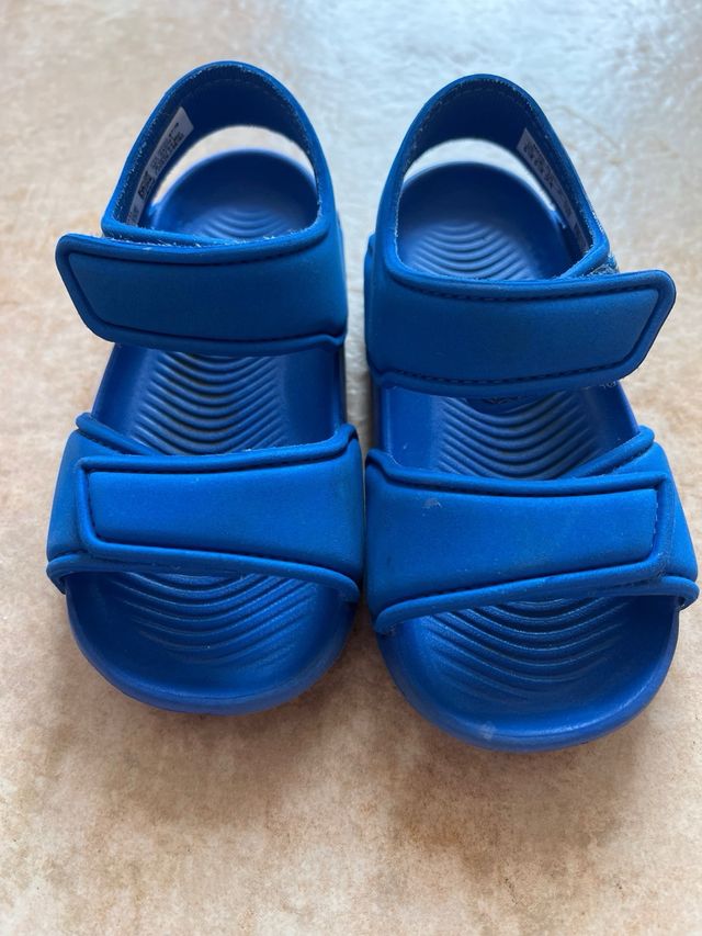 Chancla de piscina Adidas con velcro T24