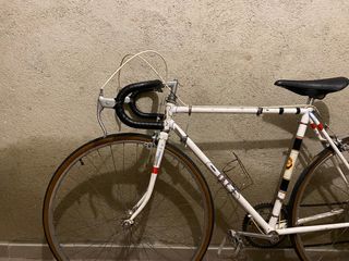 Bicicleta de carreras antigua GAC