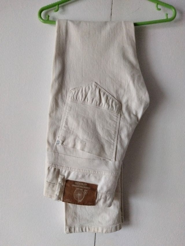 Pantalón vaquero blanco chico