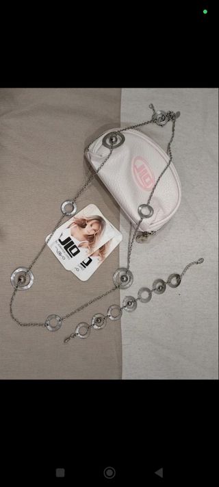 Set di collane,orecchini,e poscet.