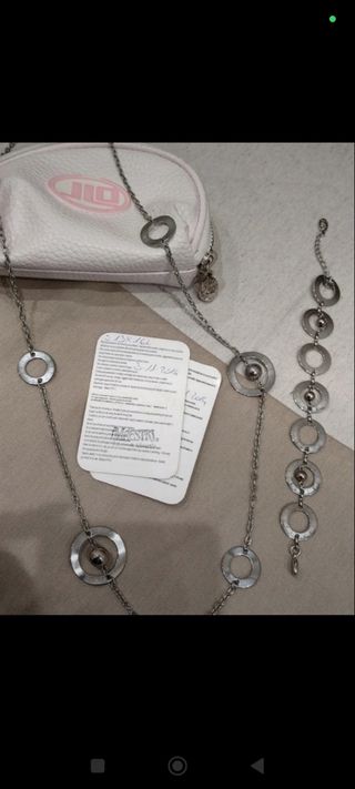 Set di collane,orecchini,e poscet.