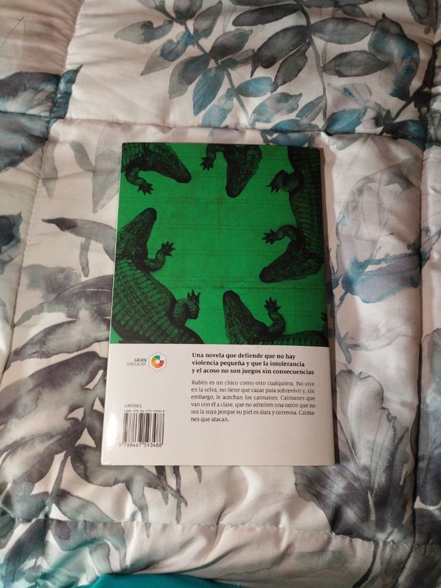 Cómo la piel del caimán - Ricardo Gómez