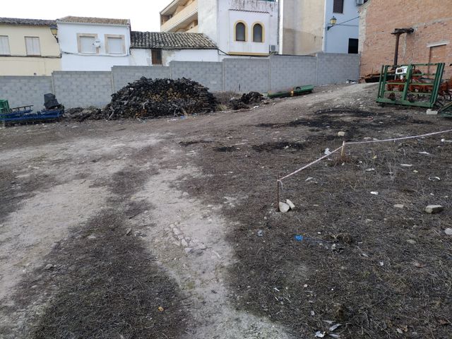 Solar en pleno centro de Torreperogil