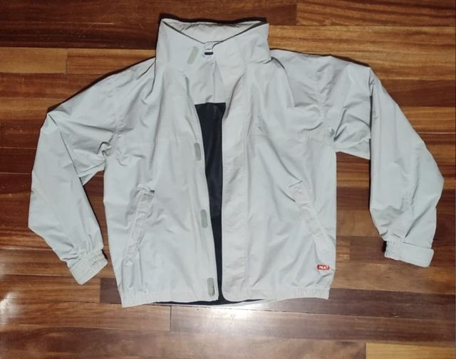 Chaqueta fila impermeable