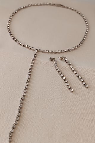 Conjunto de gargantilla y pendientes