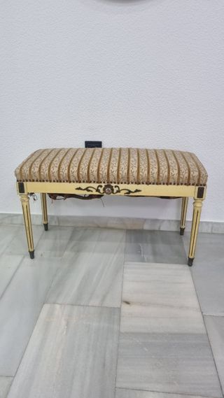 Banqueta y espejo isabelino