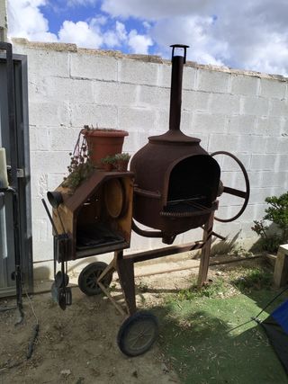 Se recogen muebles y demás gratis