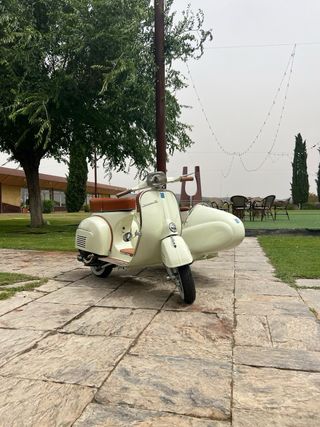 Aquiler Vespa Sidecar