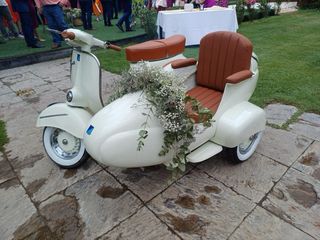 Aquiler Vespa Sidecar