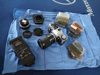 Cámara de fotos Olympus y accesorios