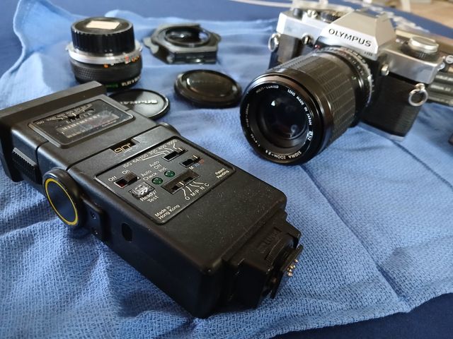 Cámara de fotos Olympus y accesorios