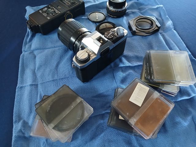 Cámara de fotos Olympus y accesorios