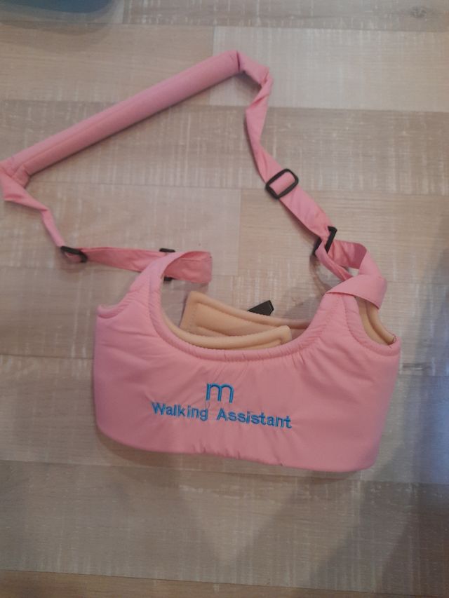 Asistente para ayudar a andar al bebé