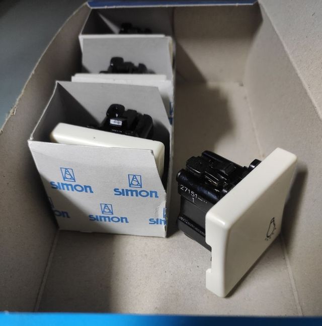 Pulsador Simon 27. Nuevo