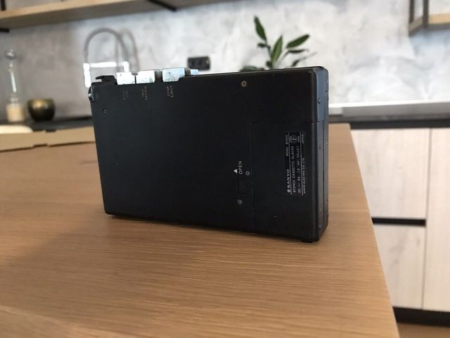 SANYO M-5550 Walkman con SCATOLA e Cuffie ORIGINA