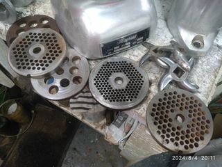 Maquina de picar carne etc